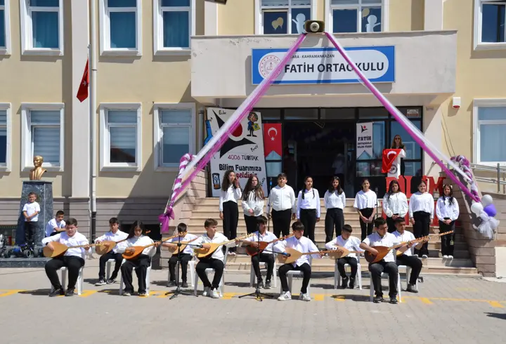 Kahramankazan'da TÜBİTAK 4006 Bilim Fuarı düzenlendi