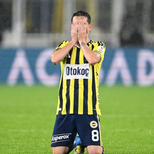 Mert Hakan Yandaş 568 Gün Sonra Sahalara Döndü: Sahanın Ortasında Dua Etti