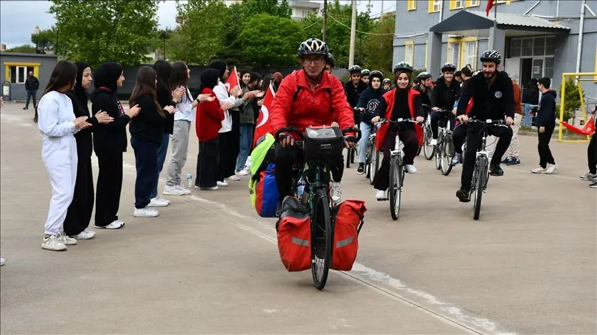 Şehit öğretmen Şenay Aybüke Yalçın anısına Batman'dan Çorum'a pedal çevirecek
