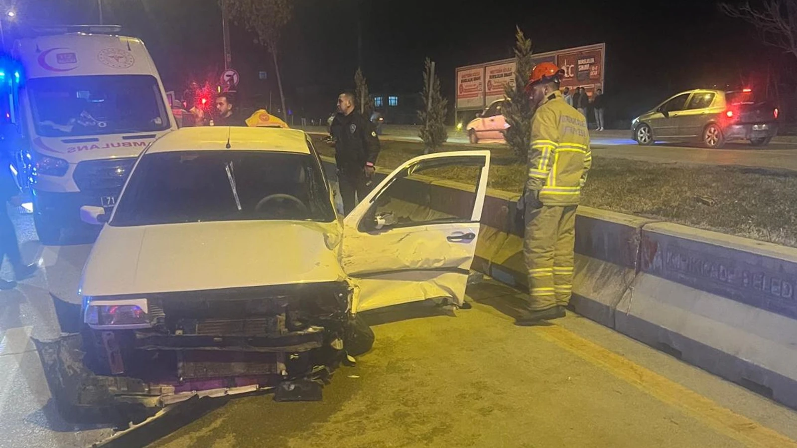 Kırıkkale'de iki otomobil çarpıştı: İki yaralı