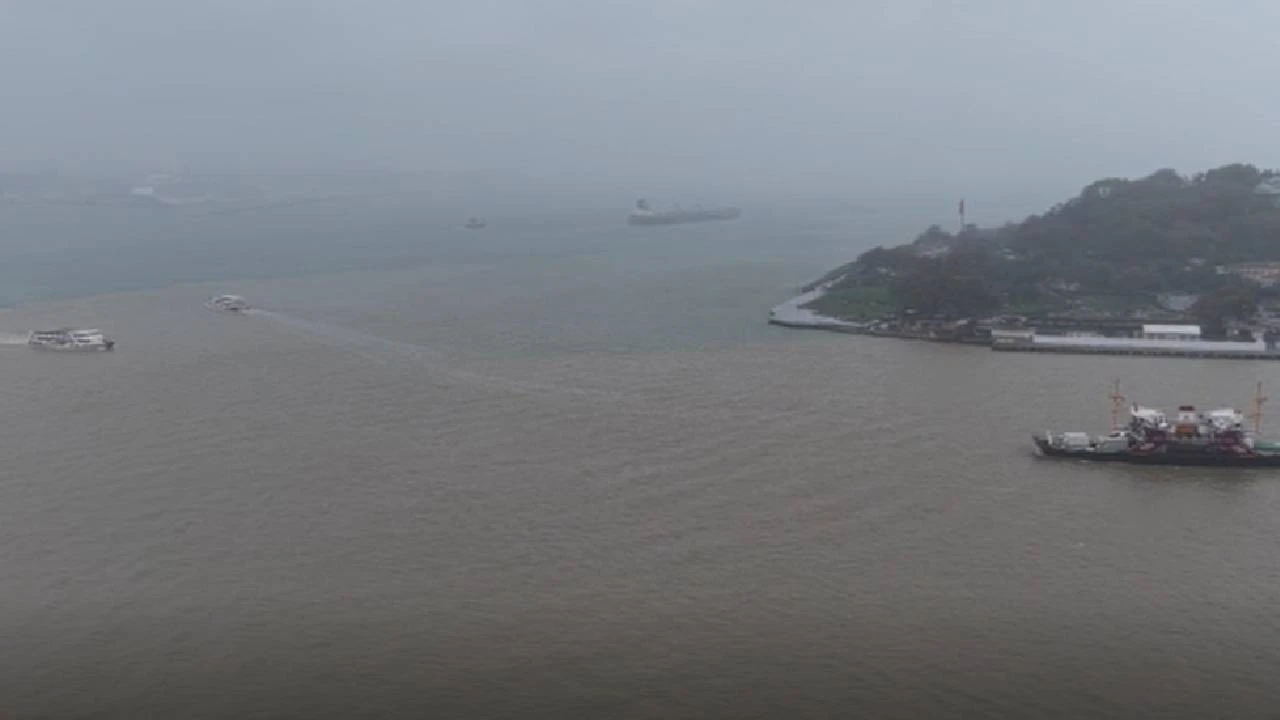 İstanbul’da Sağanak Boğaz’ı Da Etkiledi: Yağış Sonrası Dikkat Çeken Görüntü (Video)
