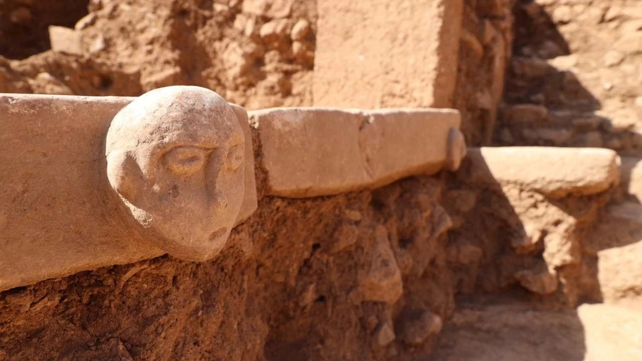 Göbeklitepe’de 30 yeni keşif! İki insan yüzü bulundu