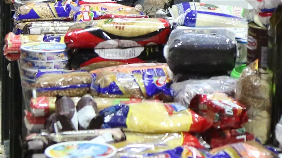 İzmir'de 30 ton tarihi geçmiş ürün ele geçirildi  
