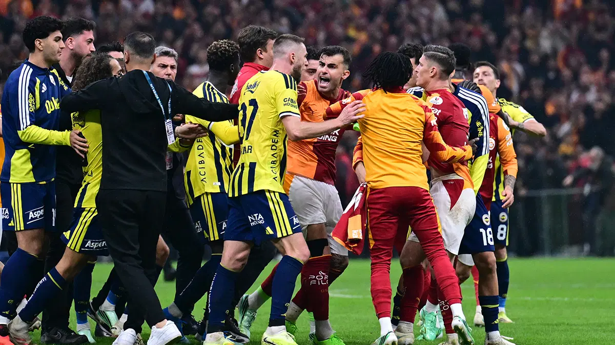 Derbideki Kavga İçin Fenerbahçe'den Olay Açıklama Geldi, Galatasaray'dan 2 İsim Sayıldı