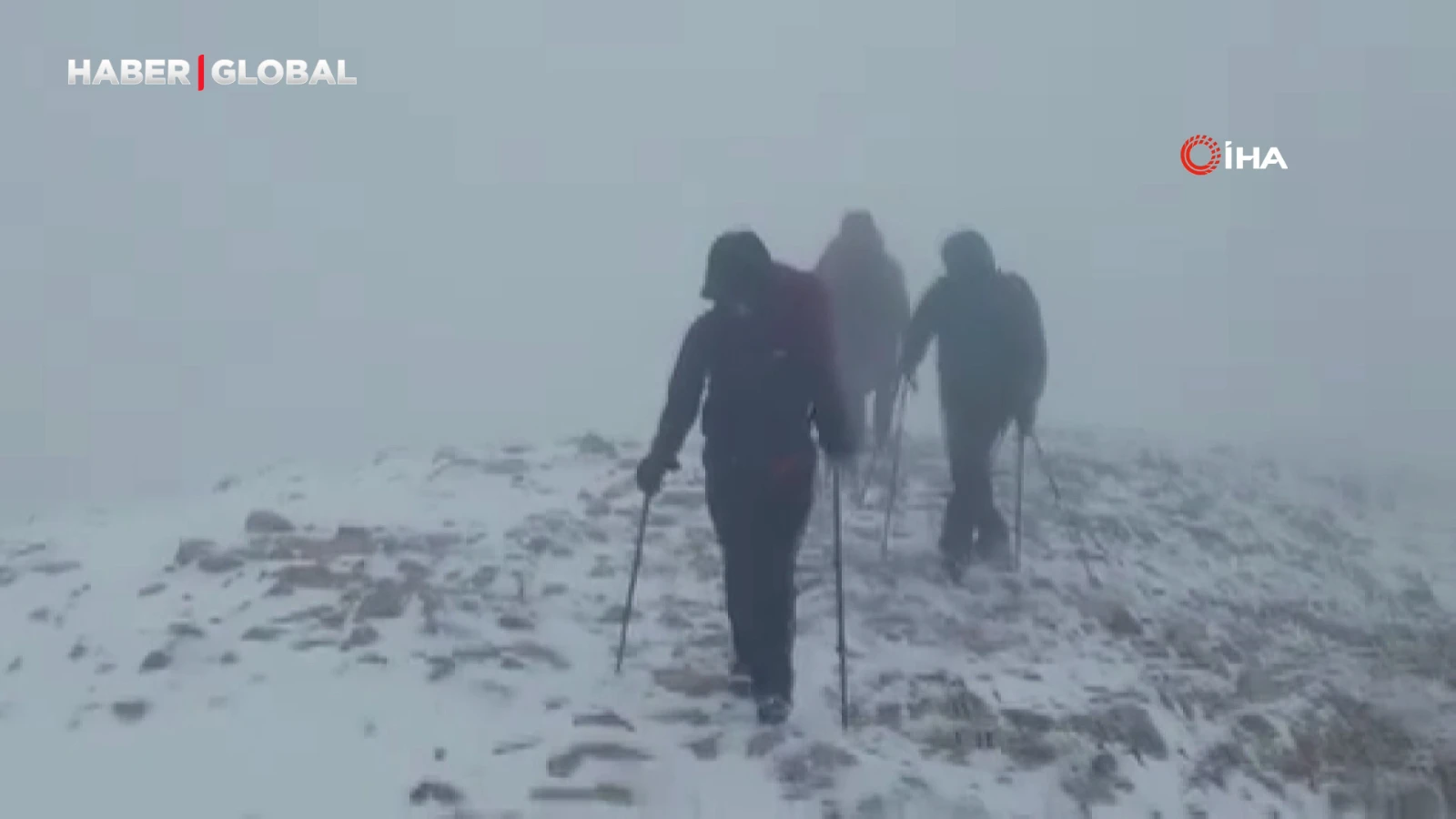 Uludağ'da yılın ilk karını zirvede böyle kutladılar