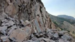 Dağdan Kopan Kayalar Yolu Kapattı: Şırnak’ta Ulaşım Durdu