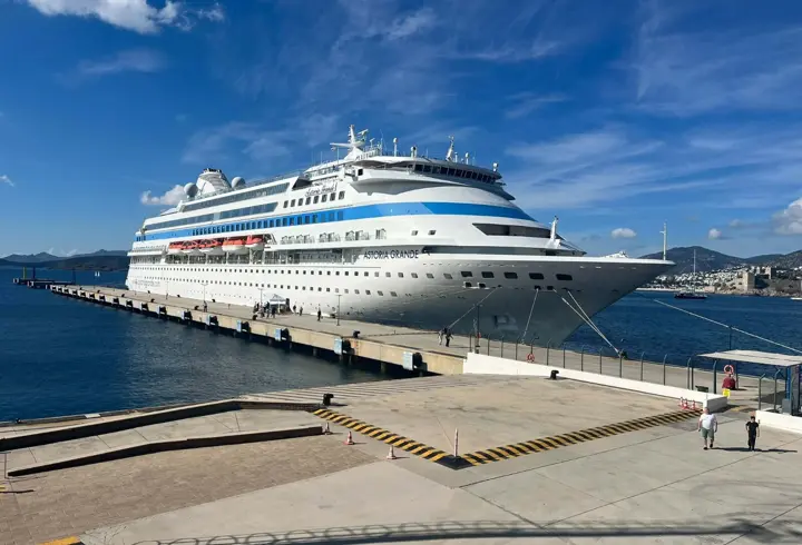 Bodrum'a sezonun son kruvaziyeri 634 turist getirdi