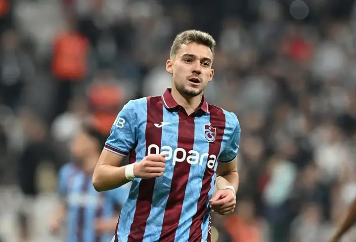 Trabzonspor, Ernest Muçi ile sözleşme imzaladı