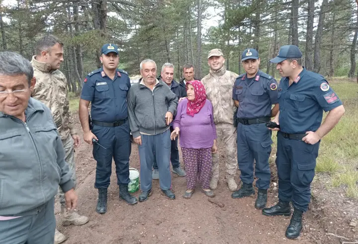 Mantar toplarken ormanda kaybolan Fahriye Zan, 14 saat sonra bulundu