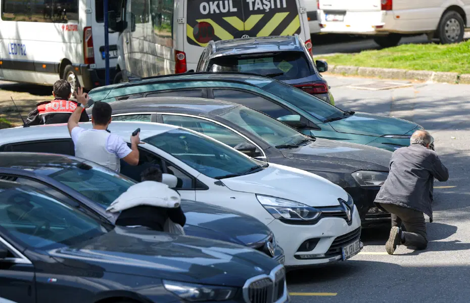 İstanbul İsrail Konsolosluğu önünde çatışma: 1 saldırgan öldürüldü, 2 saldırgan yaralı ele geçirildi