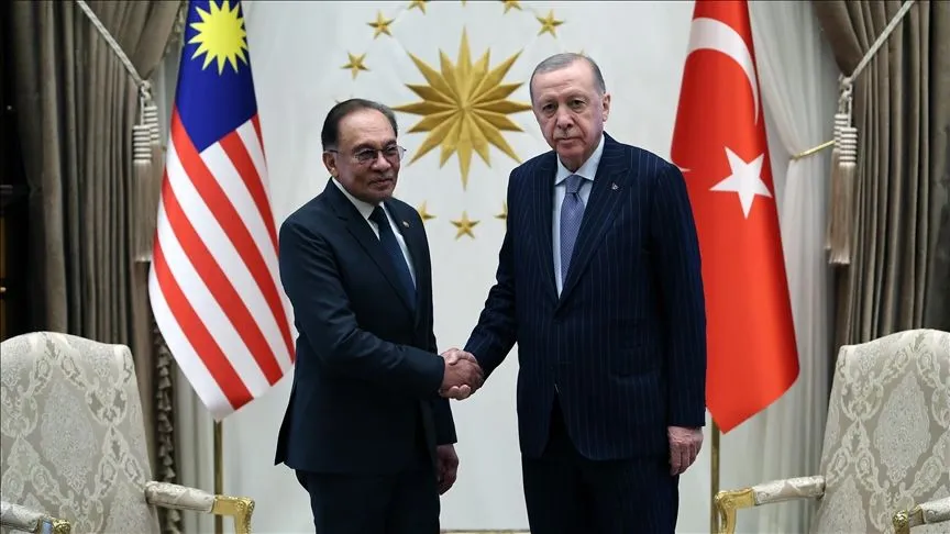 Cumhurbaşkanı Erdoğan, Malezya Başbakanı Enver'i kabul etti