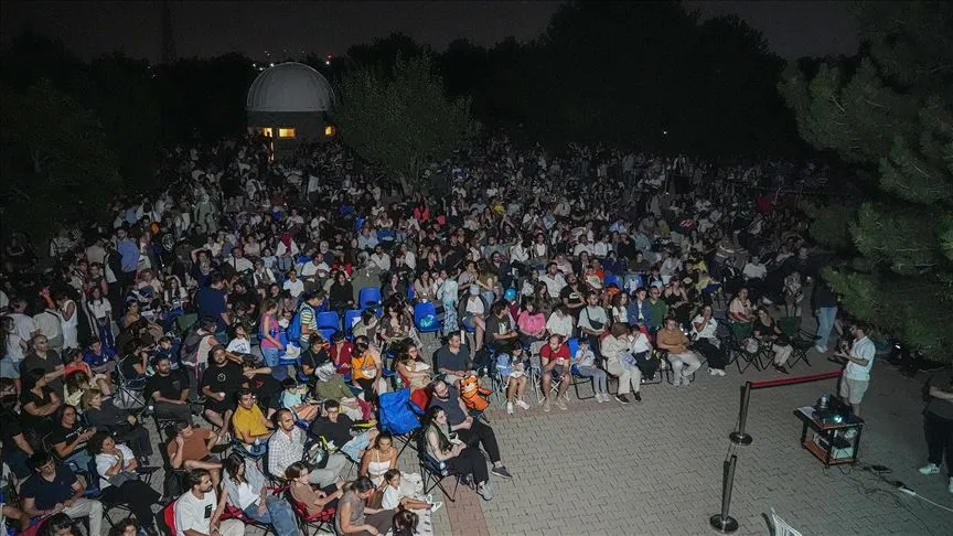 Başkent'te astronomi meraklıları meteor yağmurunu izlemek için rasathanede buluştu