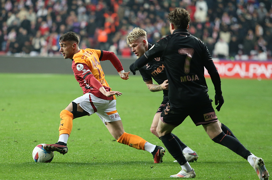 (Maç özeti) Galatasaray, Samsun deplasmanından 3 puanla dönüyor