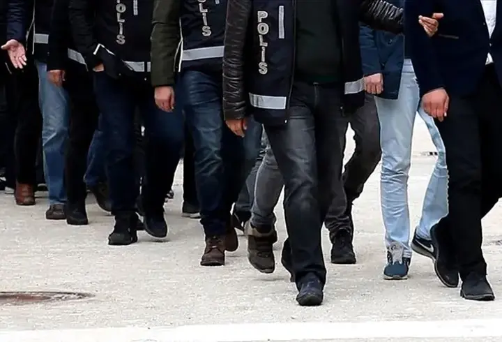 İstanbul merkezli FETÖ operasyonu: 51 gözaltı