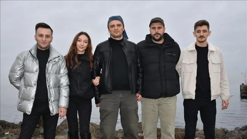 Yönetmenlik hayalini esnaf arkadaşlarıyla dizi çekerek gerçekleştirdi