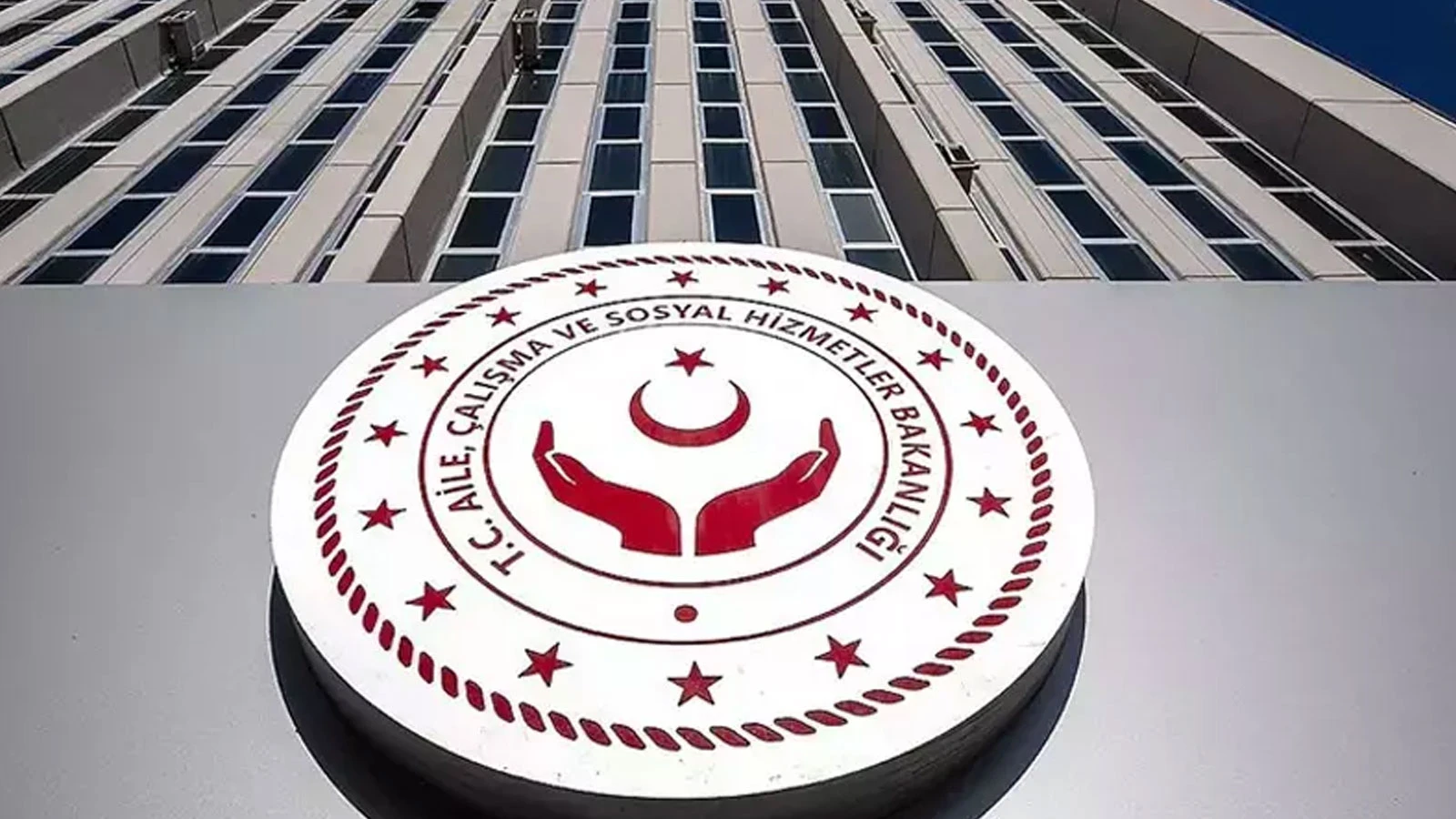 Bakanlıktan 'İzmir'de babaannesinin şiddetine maruz kalan çocuğa' ilişkin açıklama