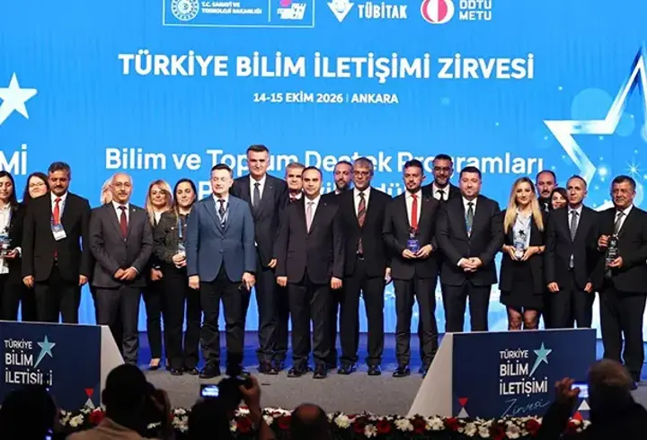 İlk 'Türkiye Bilişim İletişimi Zirvesi' Düzenlendi! Bakan Kacır: Ülkemizin Dört Bir Yanına Yayılmasını Sağlayacağız