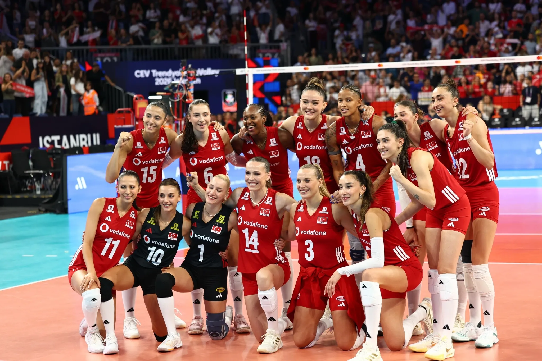 Türkiye - Macaristan CANLI İZLE | CEV 2026 Avrupa Şampiyonası CANLI MAÇ