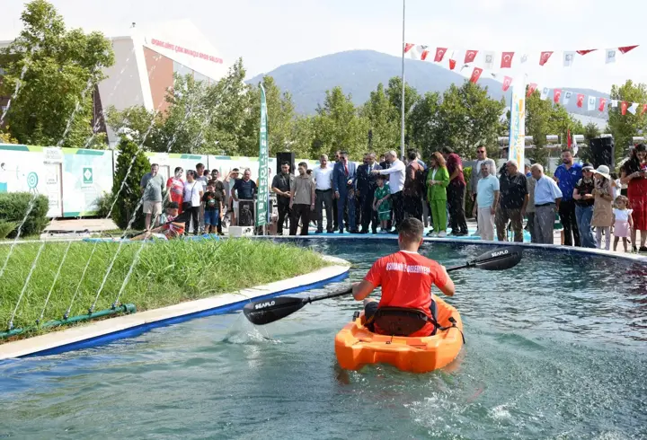Osmaniye’de Samet Aybaba Spor Kompleksi içerisindeki gençlik merkezi açıldı