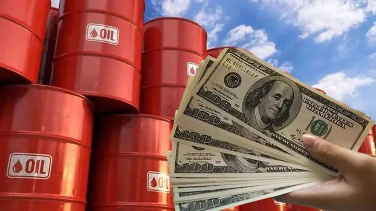 Petrol Fiyatları Zirveden Düştü, Arz Endişeleri Arttı: Varil Başına 1 Doların Üzerinde Gerileme