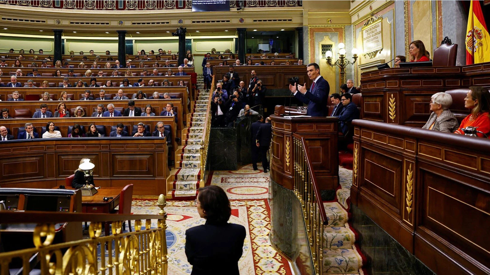 Sanches'e Aşırı Sağ Baskısı, Soruşturmalarla Karşı Karşıya