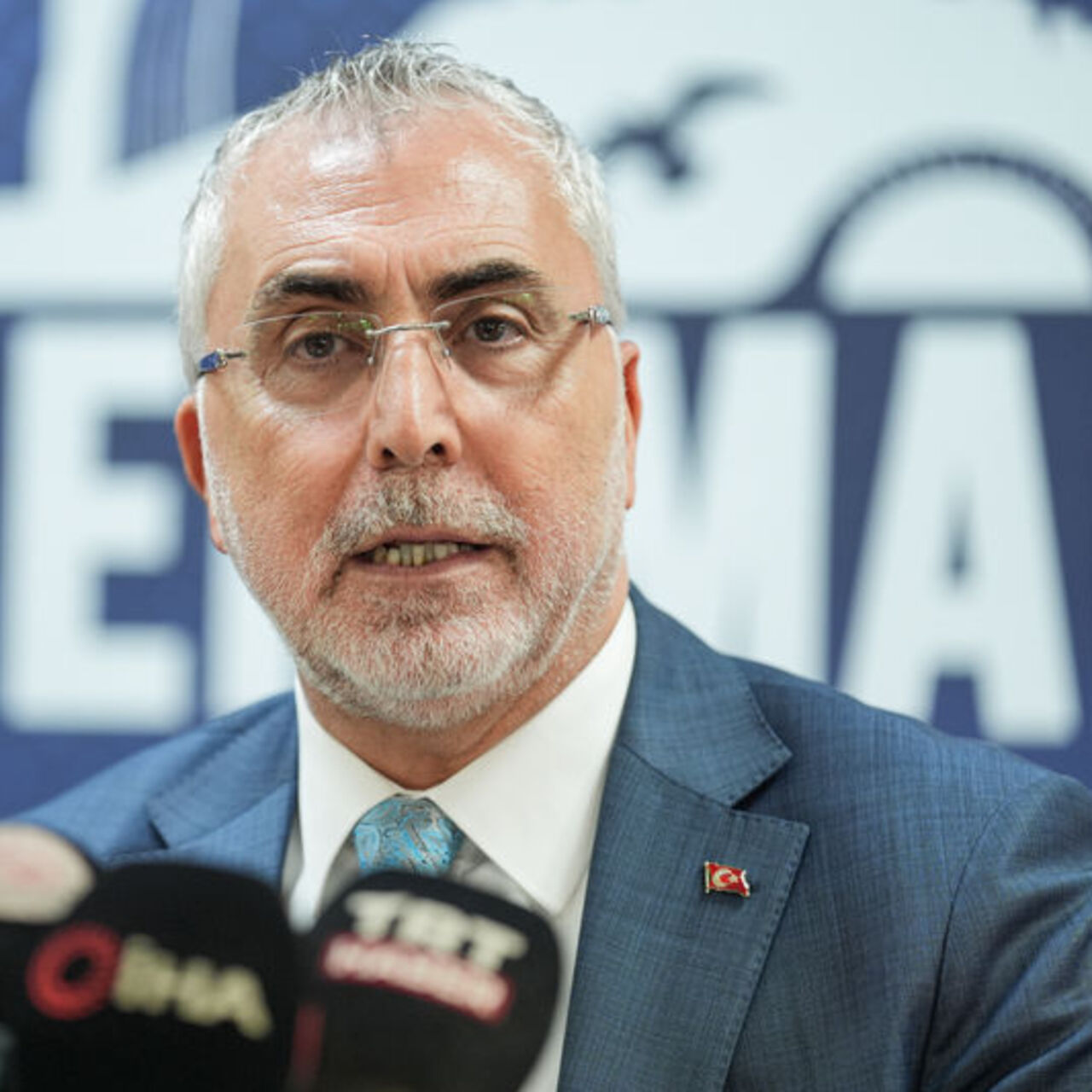 Bakan Işıkhan'dan CHP'li belediyelere: Önce prim borçlarınızı ödeyin