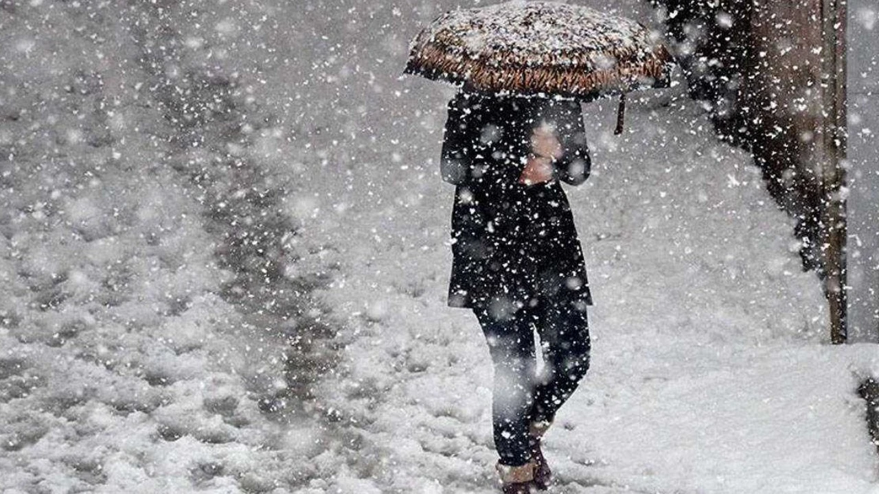 Kuvvetli yağış ve kar alarmı: Meteoroloji il il saydı