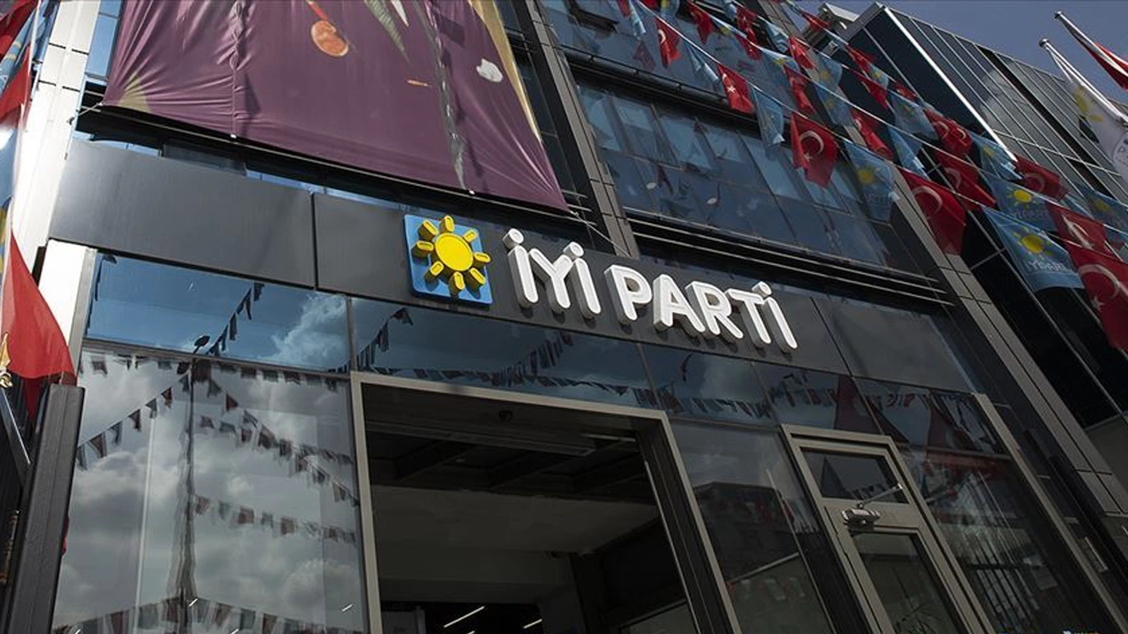 İYİ Partili Mehmet Emin Korkmaz partisinden ihraç edildi