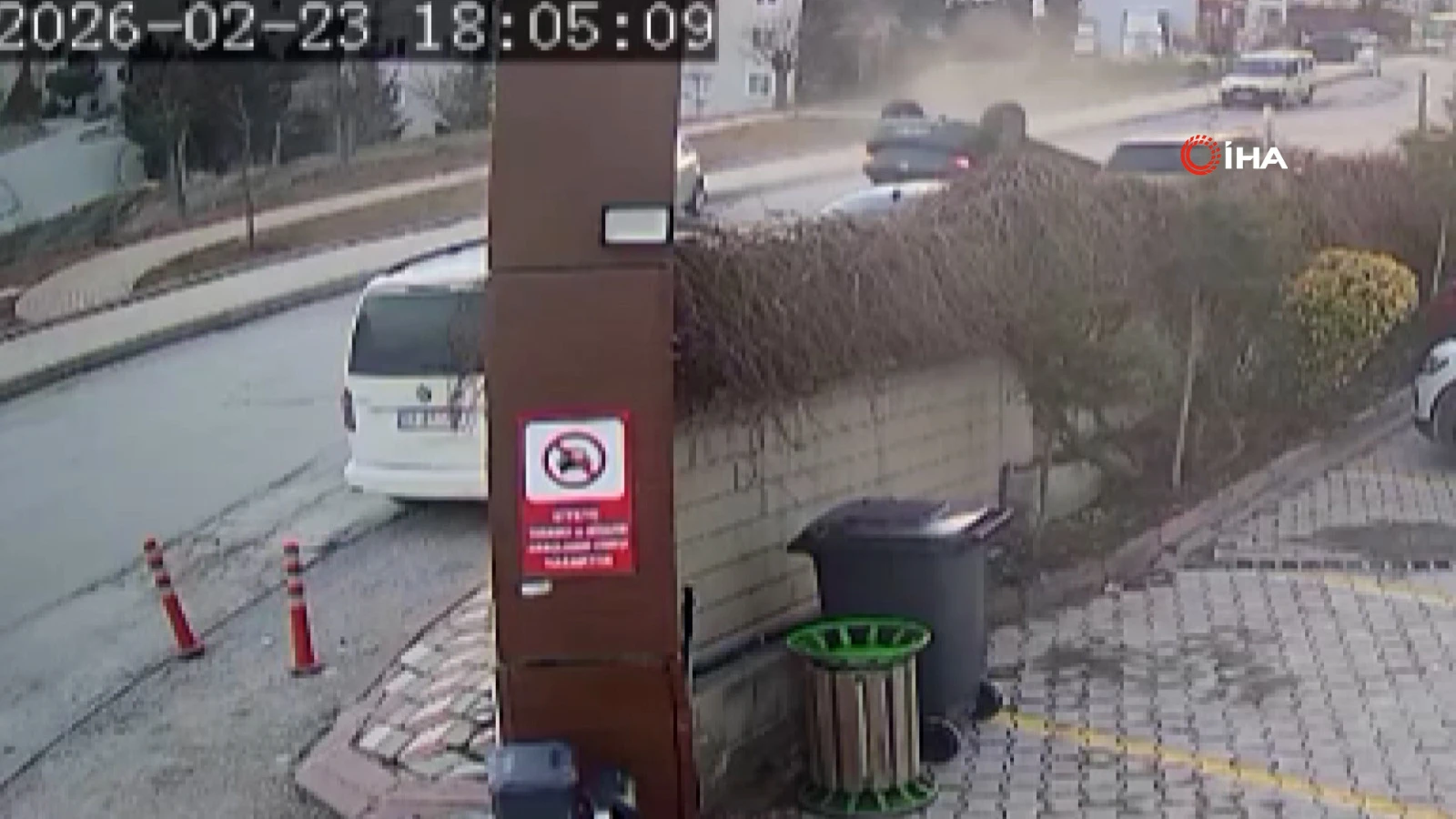 Otomobilin ters döndüğü kazanın görüntüleri ortaya çıktı