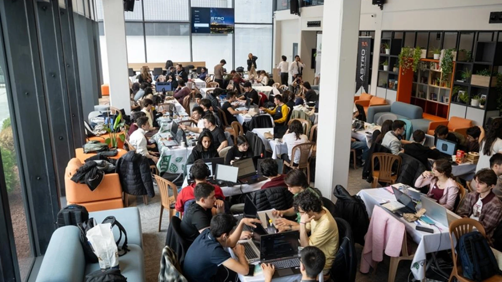 Türkiye imzalı uzay hackathonu dünyaya yayılacak