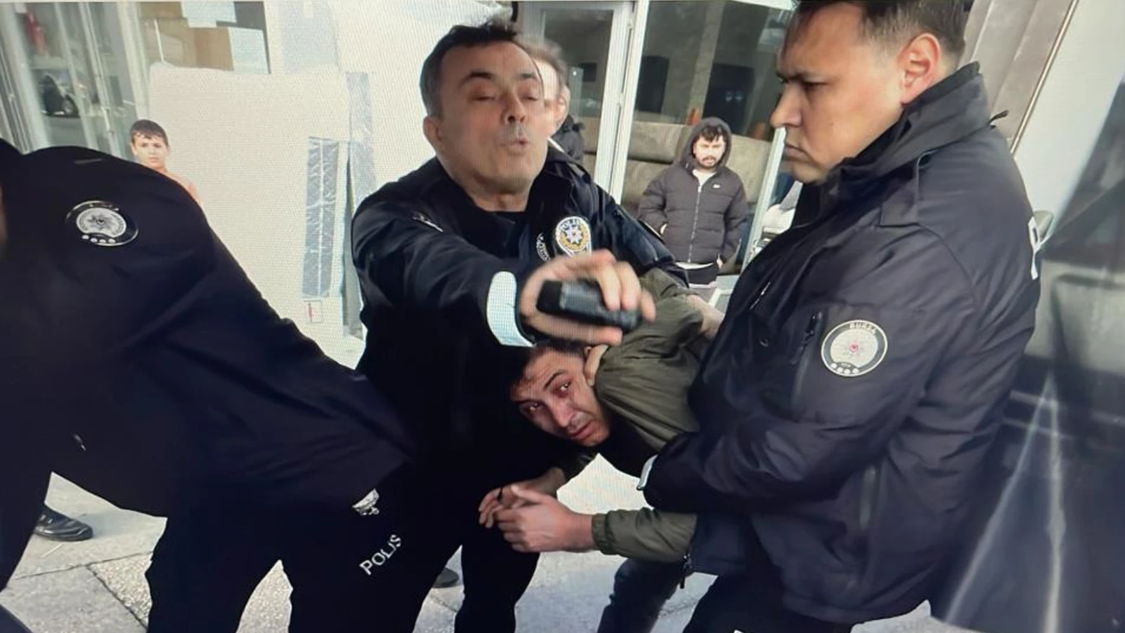 Bursa Büyükşehir Belediye Başkanı'na saldırı girişimi