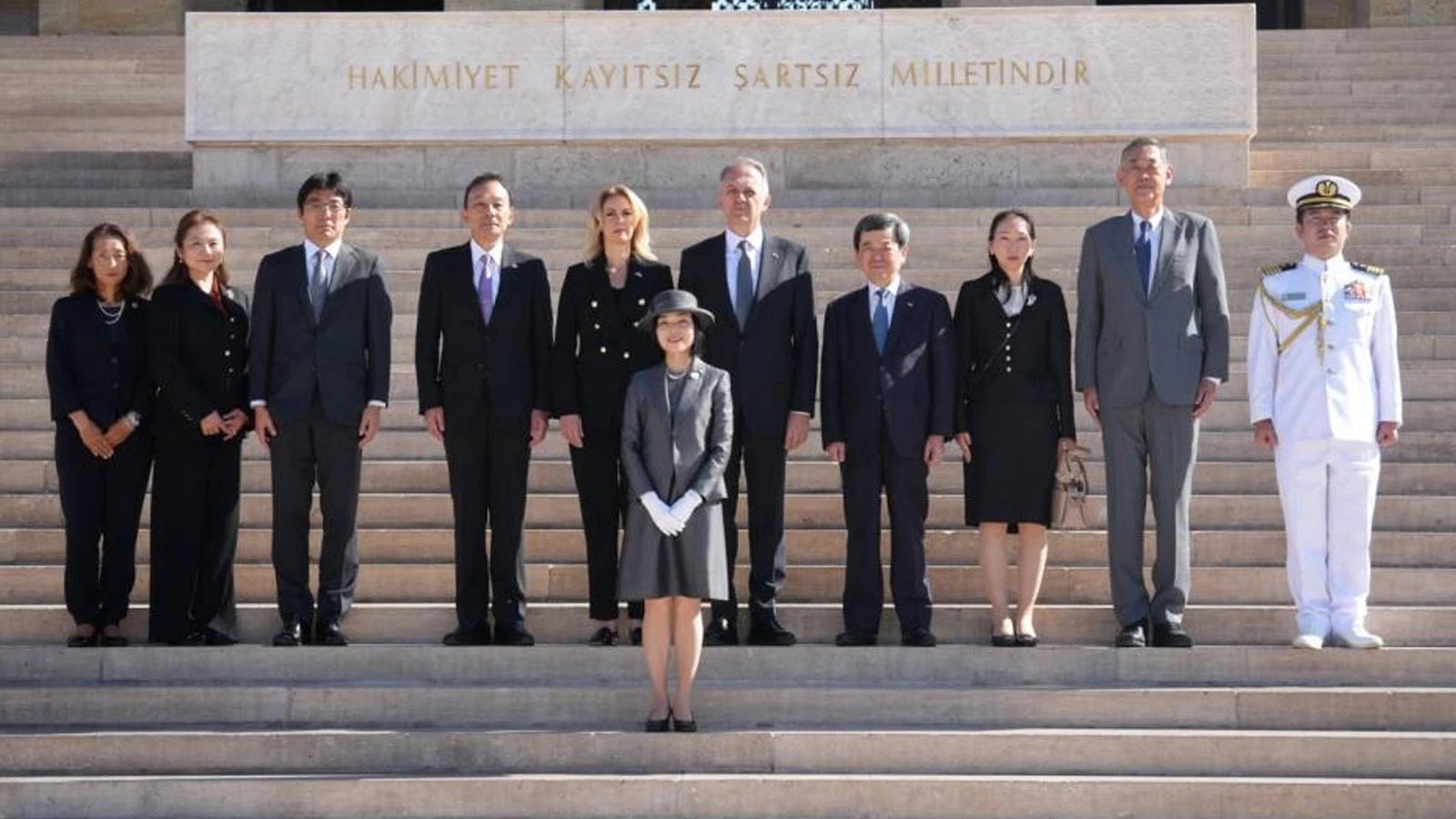 Japonya Prensesi Akiko Anıtkabir’i ziyaret etti