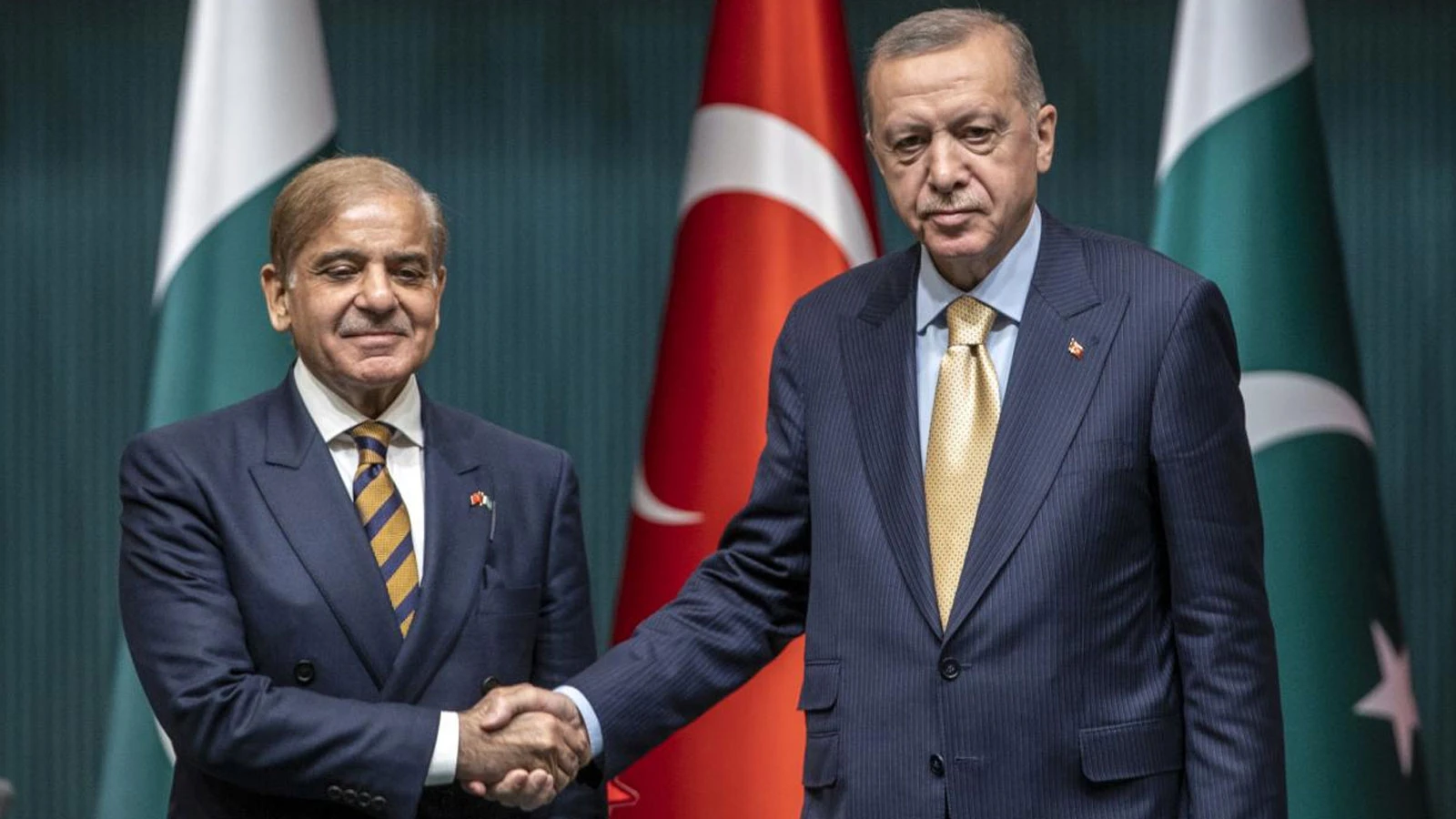 Cumhurbaşkanı Erdoğan, Pakistan Başbakanı Şahbaz Şerif ile görüştü