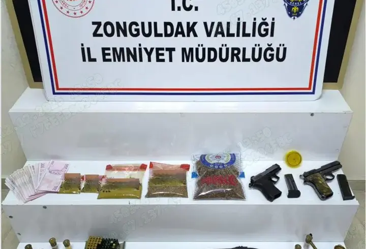 2 sevgili uyuşturucu ile yakalanınca soruşturma genişledi; 5 tutuklama