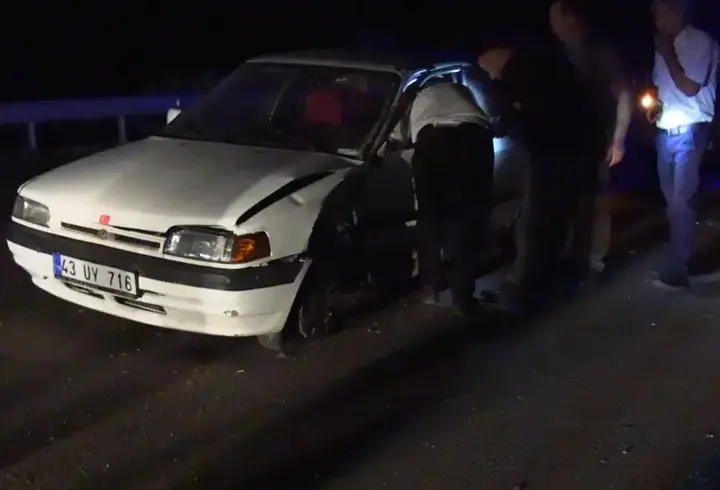 Tavşanlı’da iki otomobil çarpıştı; 5 yaralı