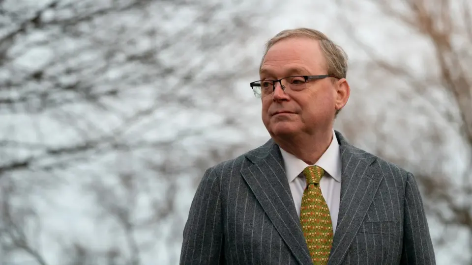 Hassett, Trump'ın Fed için kendisini pas geçmesini makul karşıladı