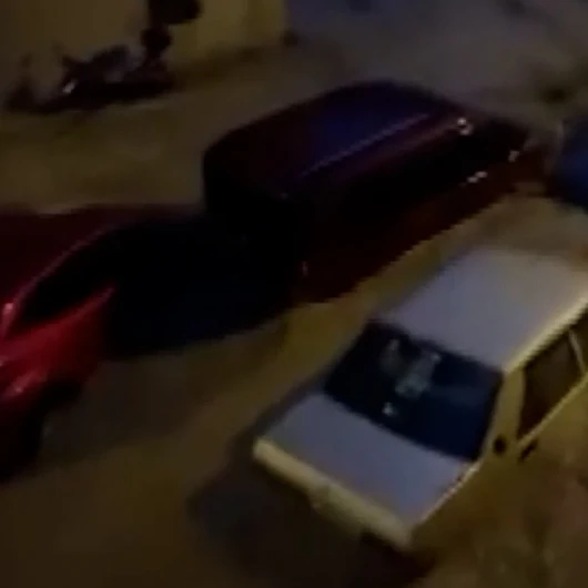 Sarıyer'de yağış nedeniyle araçlar sürüklendi