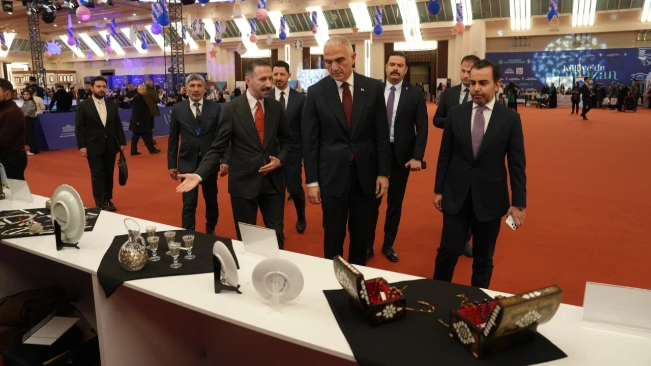Külliye’de Ramazan’a yoğun ilgi: Bakan Ersoy atölyeleri inceledi