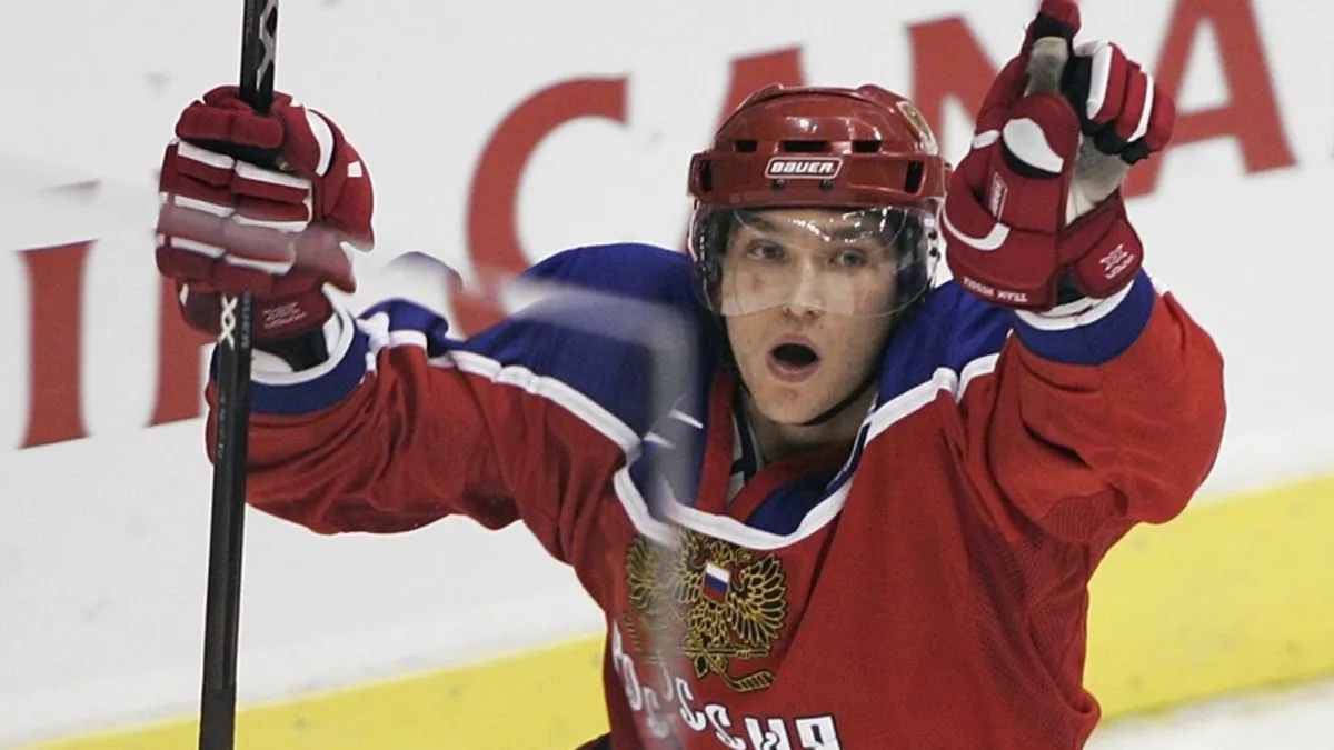 Alexander Ovechkin NHL'de 26 yıllık gol rekorunu egale etti