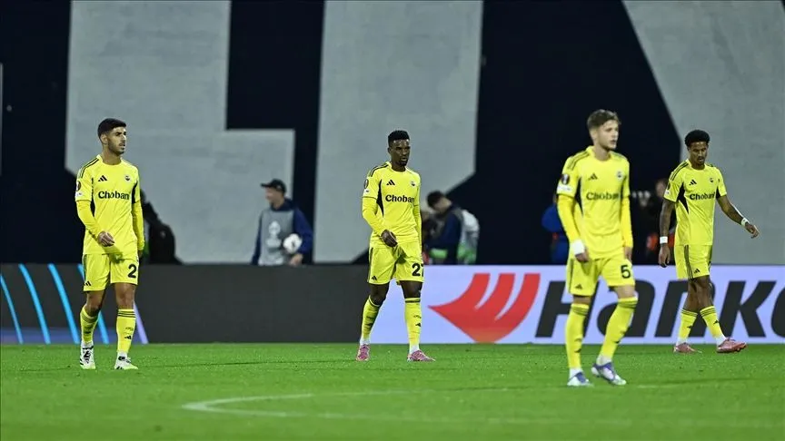 Fenerbahçe, UEFA Avrupa Ligi'ne Dinamo Zagreb mağlubiyetiyle başladı