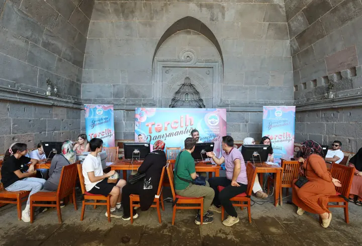 LGS’de tercih yapacak öğrencilere danışmanlık hizmeti