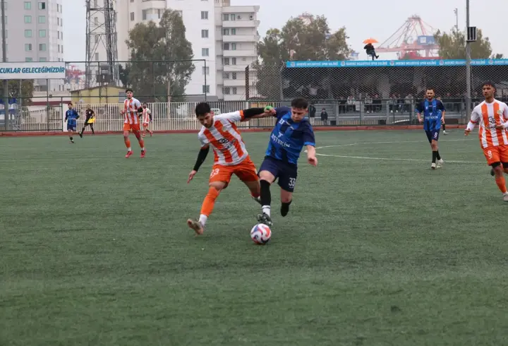 Akdeniz Belediye Spor liderliğini korudu