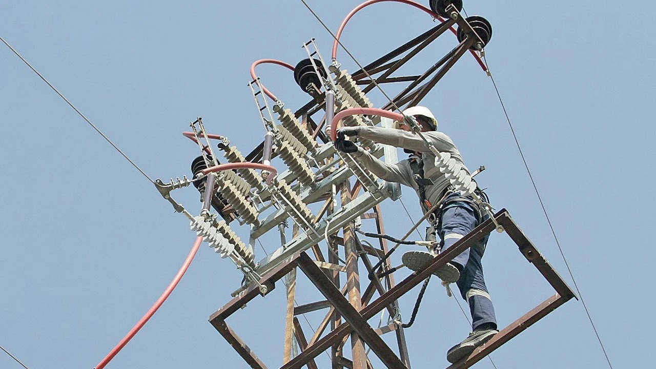 Bakan Bayraktar: Enerji hatlarına 30 milyar dolar yatırım yapılacak