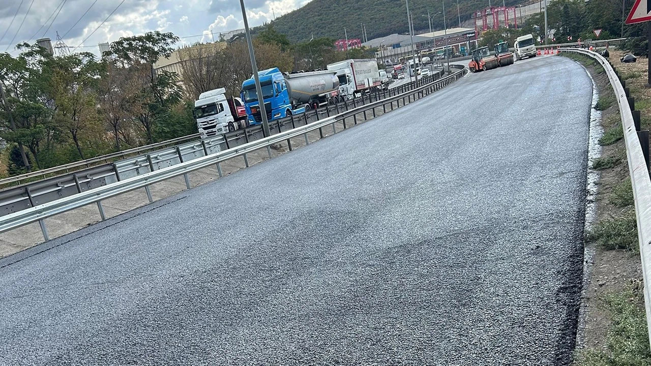 Tosyalı’dan bir ilk: Demir cürufundan asfalt üretti
