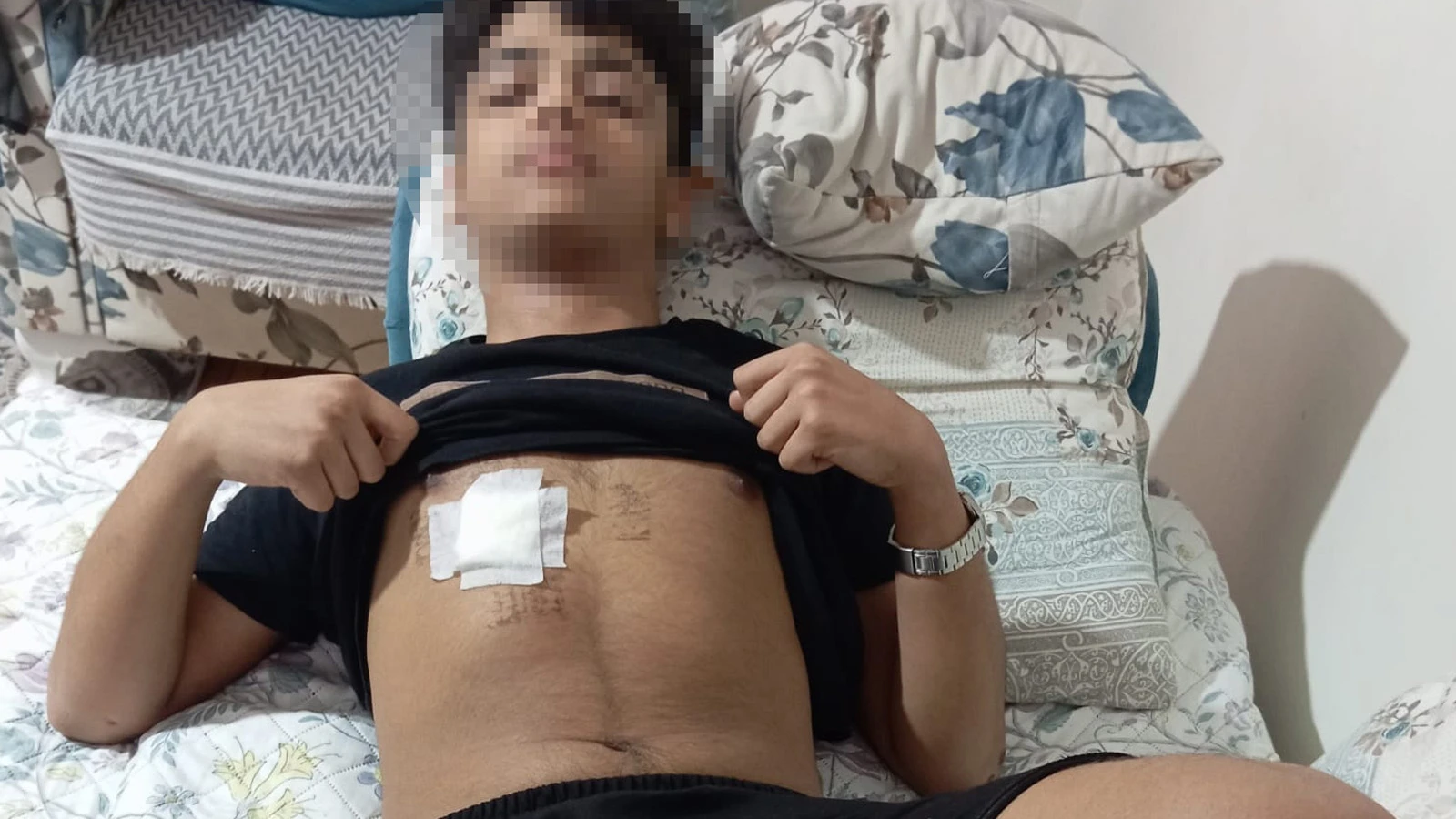 Akranlarına dehşeti yaşattılar: Dövüldü, bıçaklandı