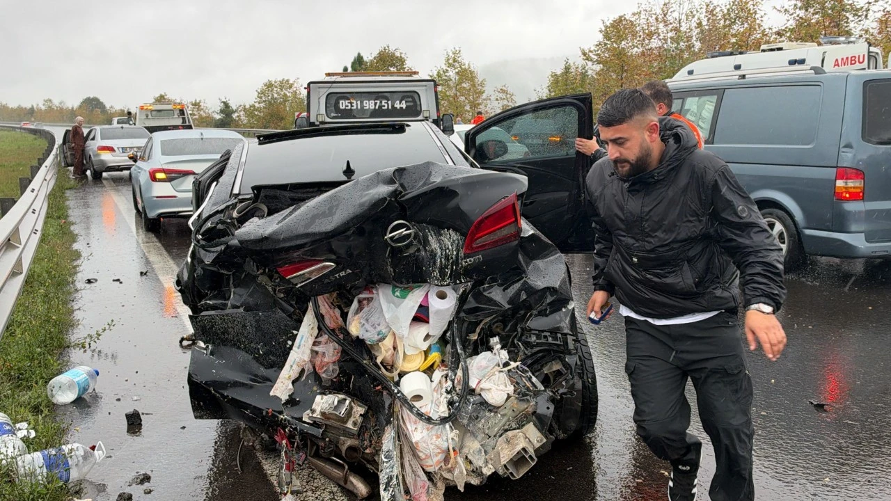Üsküdar Belediye Başkan Vekili Gültekin, Trafik Kazasında Yaralandı