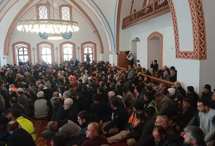 Asrın felaketinde ağır hasar alan Habib-i Neccar Camisi'nde ilk cuma