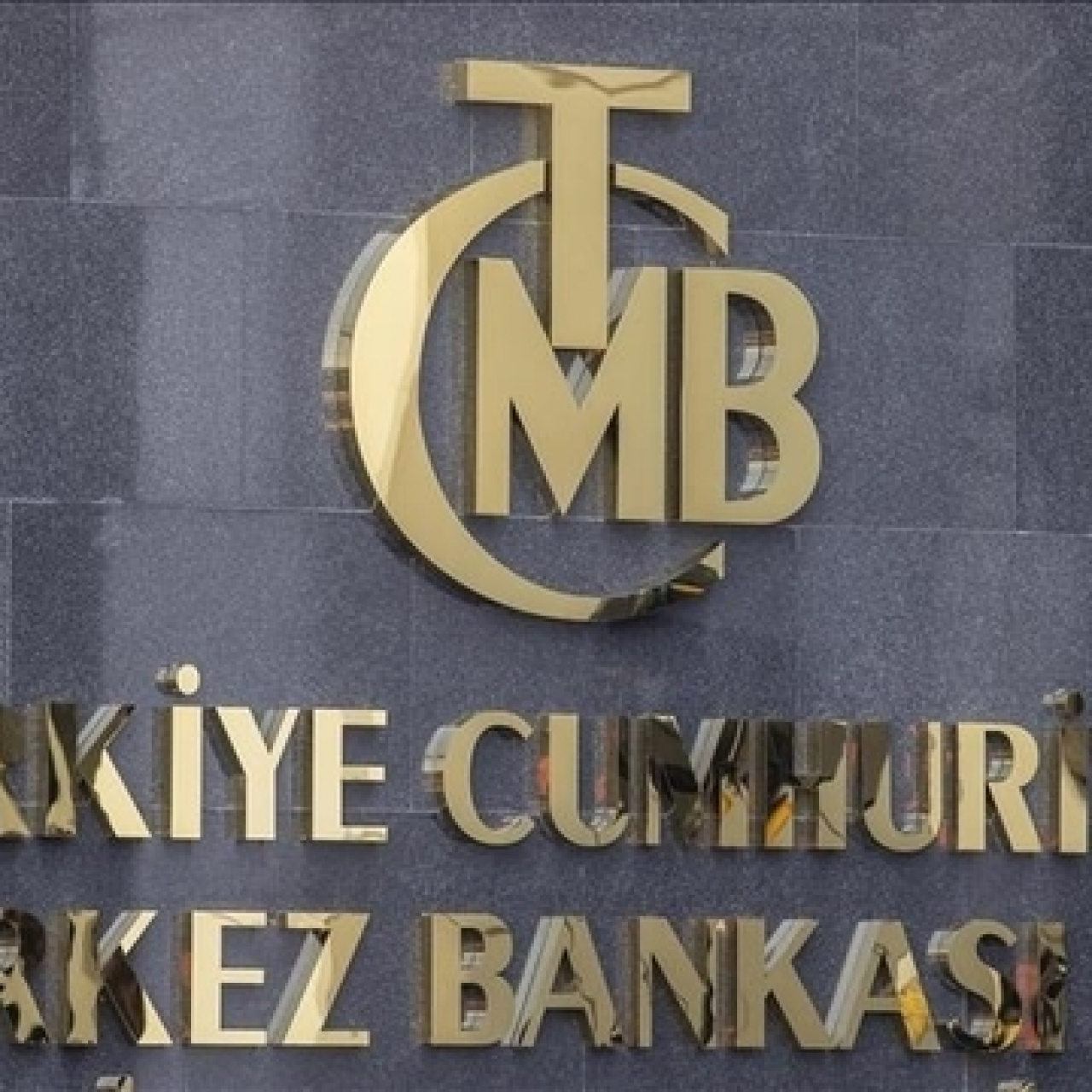 Piyasanın enflasyon beklentisi yükseldi, dolar tahmini düştü