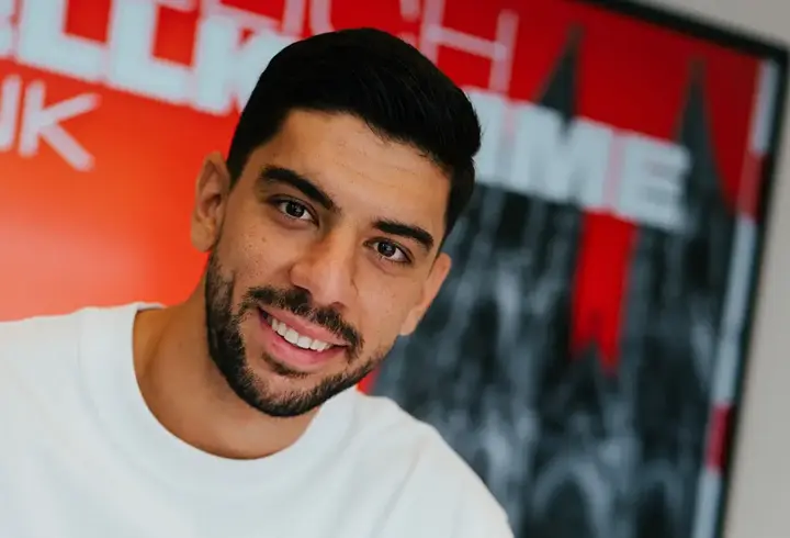 Köln, Valencia'dan milli futbolcu Cenk Özkacar'ı kiraladı