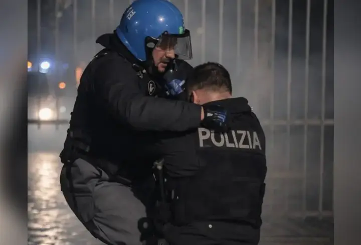 İtalya'da sokaklar karıştı: 11 polis yaralı, 10 gözaltı